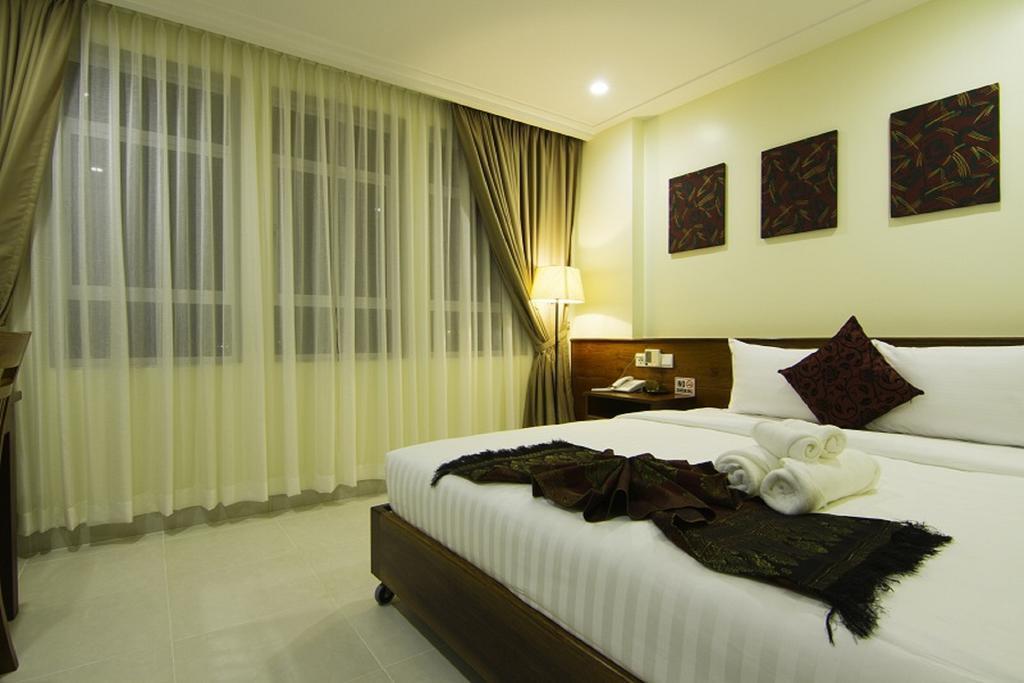 Rose Emerald Hotel Phnom-Penh Buitenkant foto