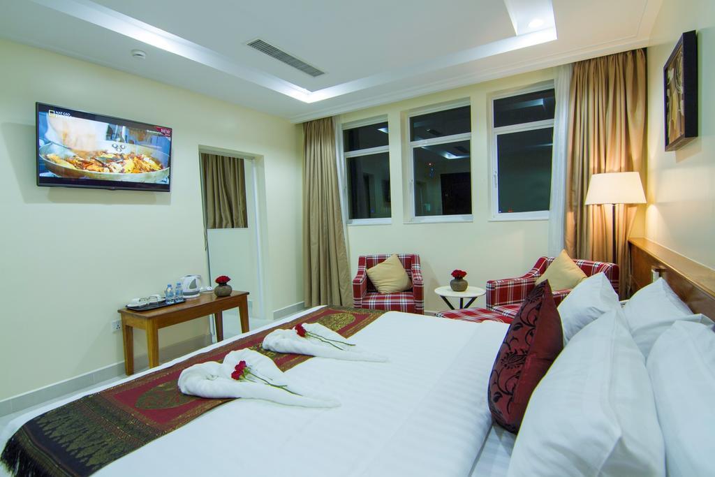 Rose Emerald Hotel Phnom-Penh Buitenkant foto