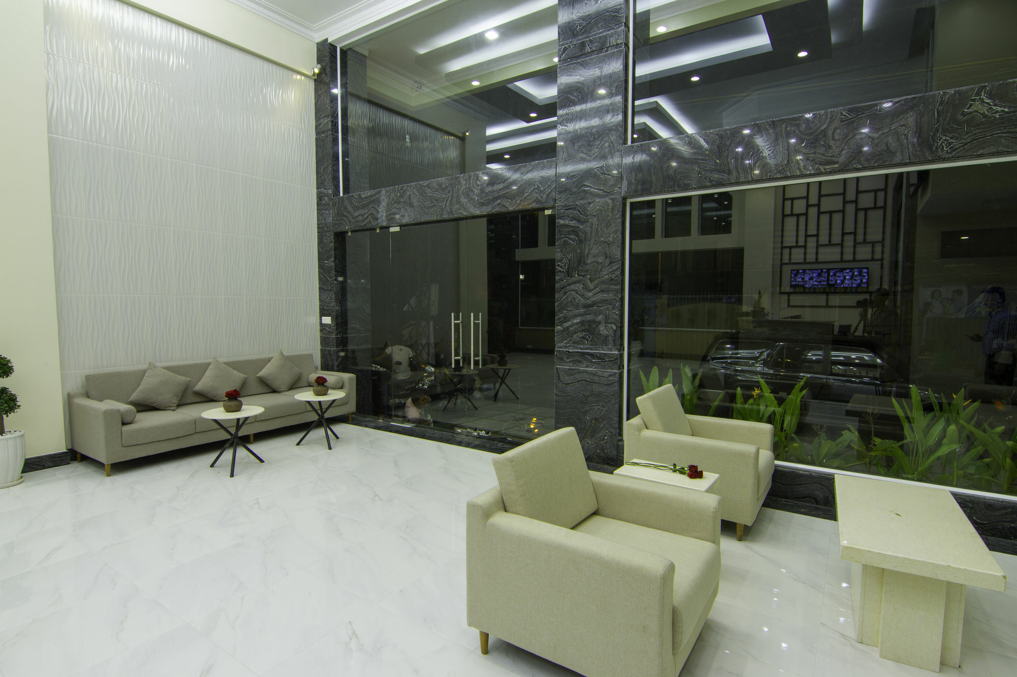 Rose Emerald Hotel Phnom-Penh Buitenkant foto