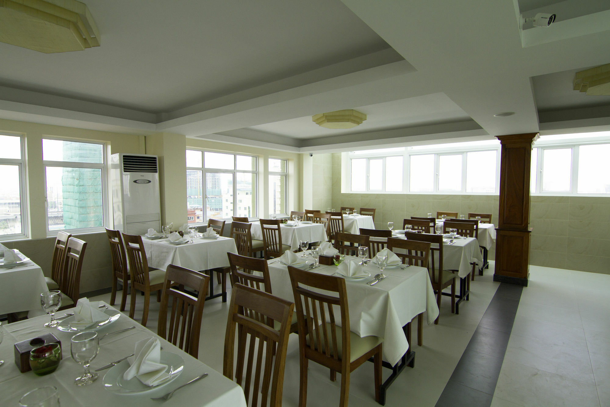 Rose Emerald Hotel Phnom-Penh Buitenkant foto