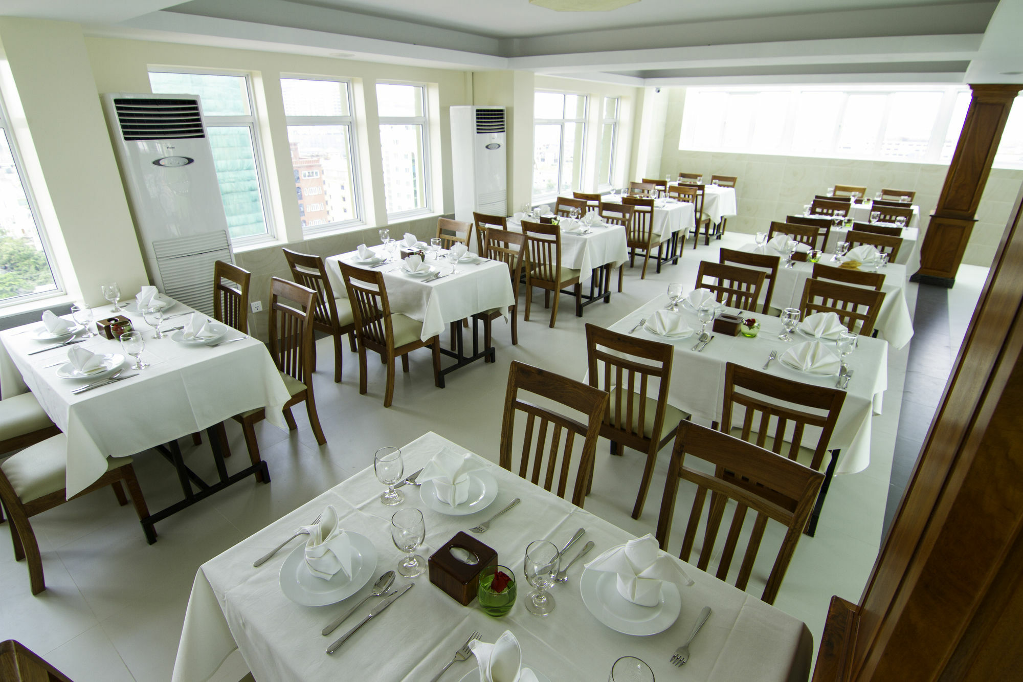 Rose Emerald Hotel Phnom-Penh Buitenkant foto